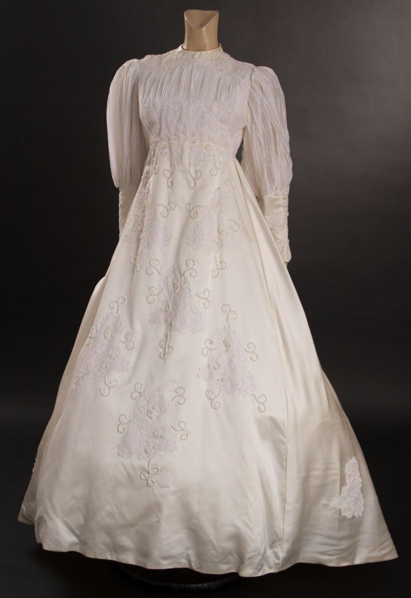 of victorian wedding gowns