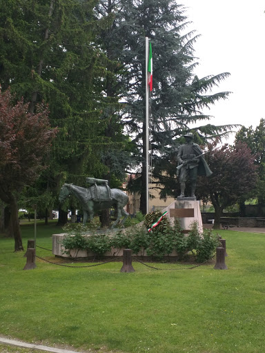 Alba - Monumento Agli Alpini