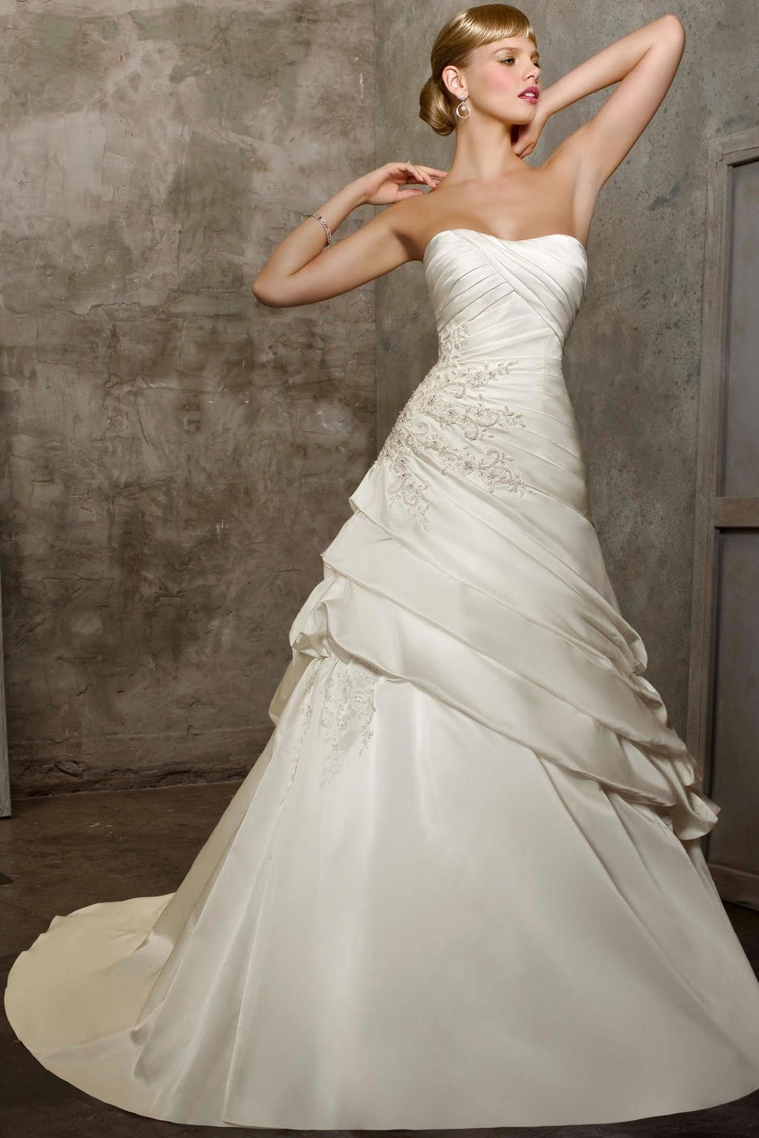 A-Line 2012 Wedding Gowns