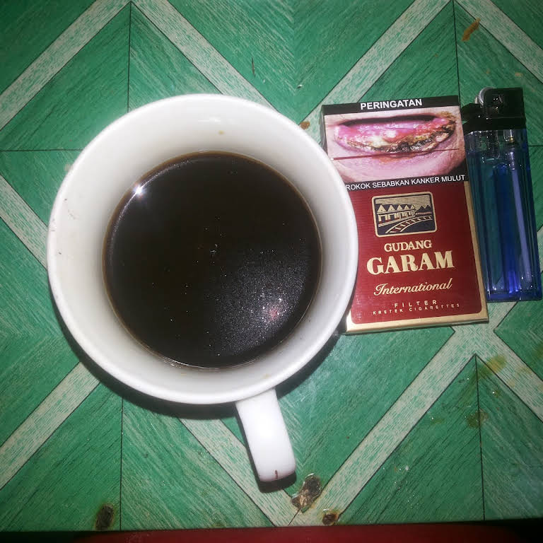  Gambar  Kopi  Dan Rokok  Filter