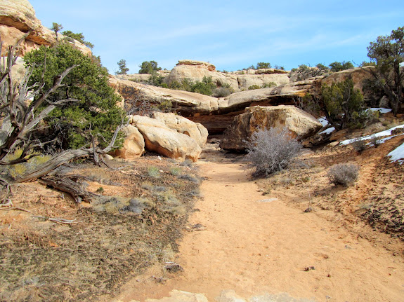 Approaching another alcove