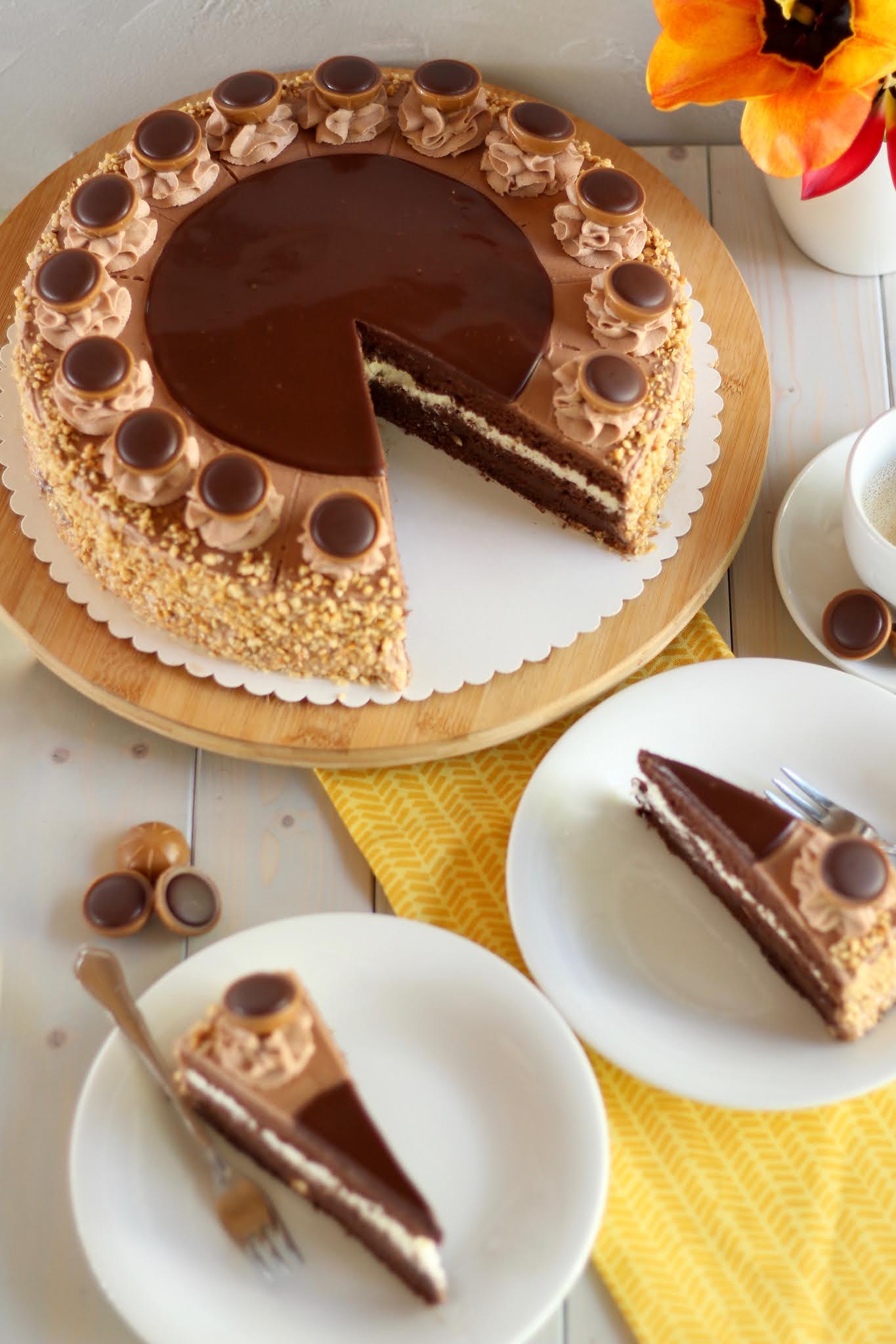 Mega leckere Toffifee-Torte mit viel Karamell, Nüssen und Schokolade ...