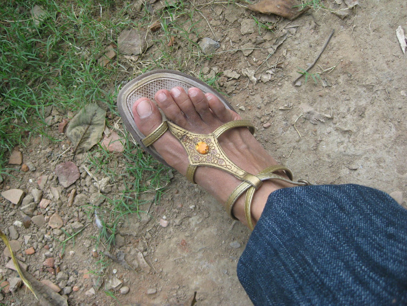 paan spit sandals india