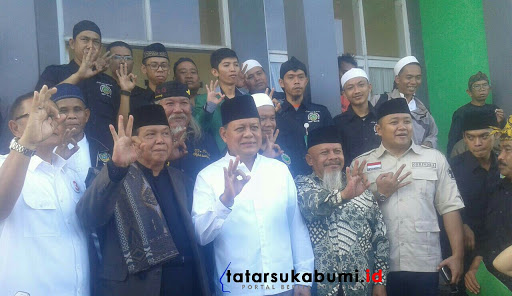 
Mayjen TNI Purn Sudrajat Kunjungi Sukabumi
