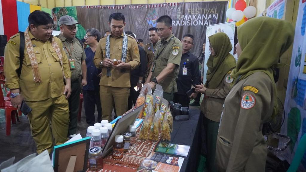 Buka Festival Makanan Tradisional, Bupati Harap Anak Muda Lebih Kenal 