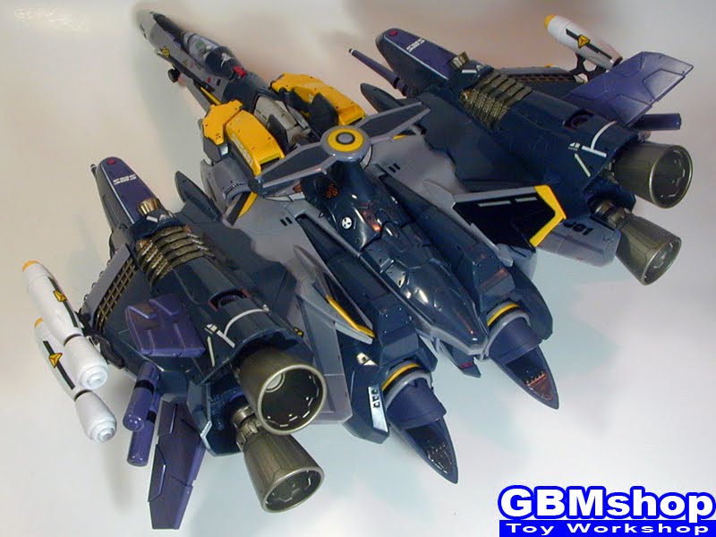 Macross Frontier VF-25S Armored Messiah with Reaction Missiles Fighter Mode