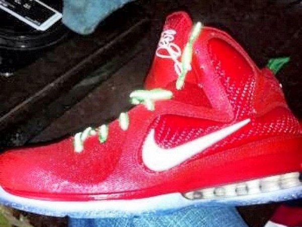 First Look Upcoming Nike LeBron 9 Christmas Exclusive