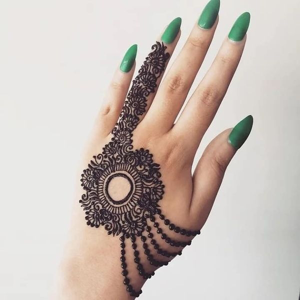 Traditional henna designs for Indian girl's - Village Barber Stories