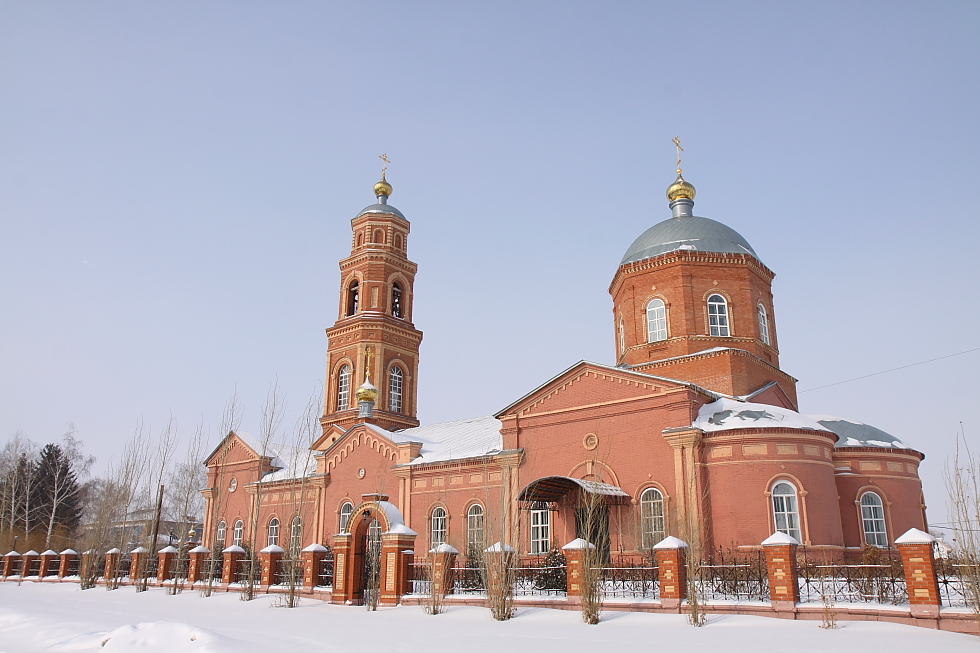 Пономаревка. Село Шарлык храм Михаила Архангела. Храм Шарлык Оренбургской. Храм в Шарлыке Оренбургская область. Храм Архангела Михаила (Бирск).