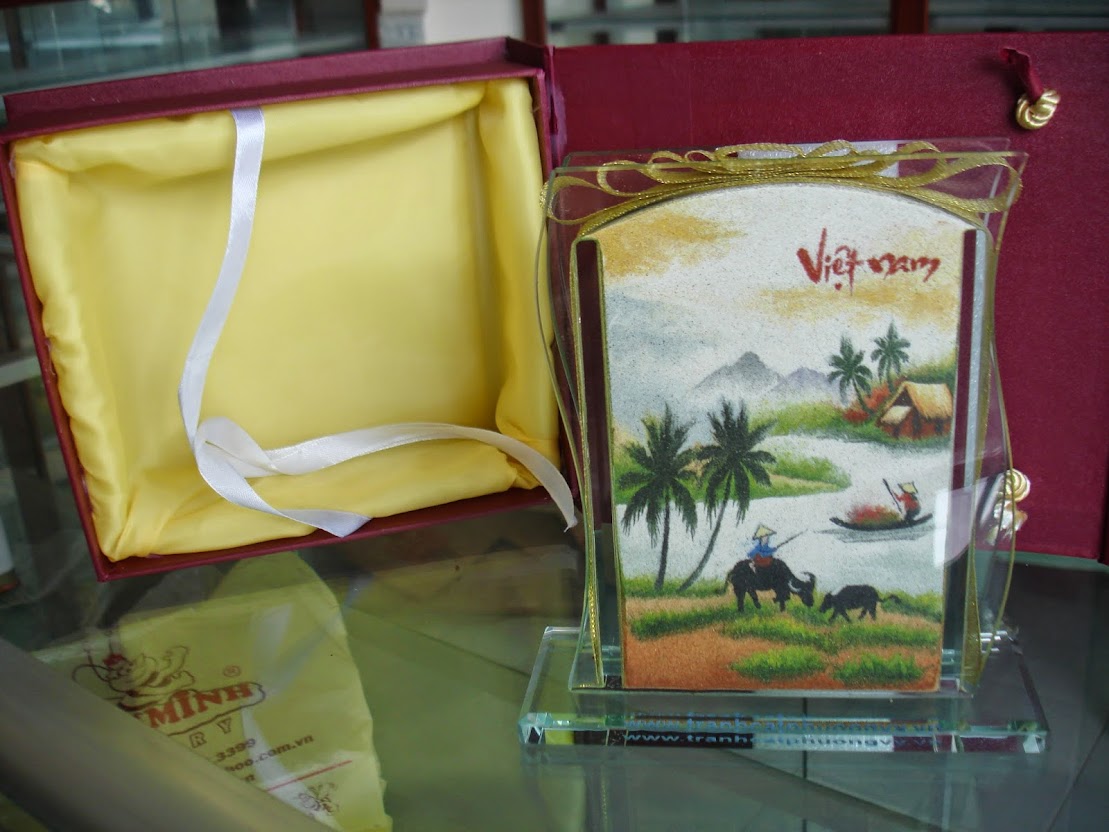 Bán đủ thứ đồ lưu niệm ai cần thì ghé vào xem chút xíu nha..hấp dẫn lắm!!! - 17