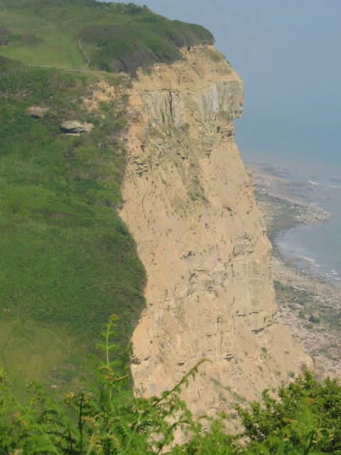 walk 25 cliff 