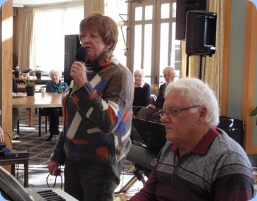 Nelleke and Rod Moffat duetting.