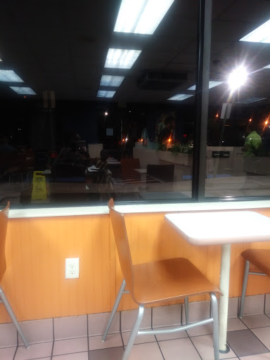 Mexican Restaurant «Taco Bell», reviews and photos, 640 NE 125th St, North Miami, FL 33161, USA