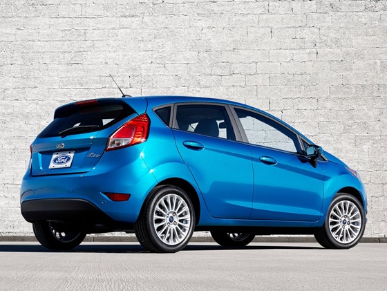 Ford-Fiesta_2014_1600x1200_wallpaper_0a