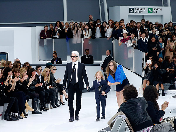 CHANEL SPRING SUMMER 16, PARIS FASHION WEEK LIVE