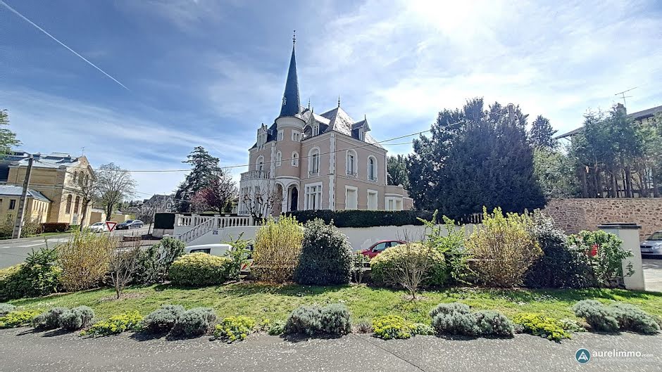 Vente maison 9 pièces 285 m² à Néris-les-Bains (03310), 599 140 €