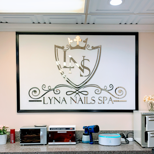 LYNA NAILS SPA logo