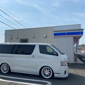 ハイエースバン TRH200V