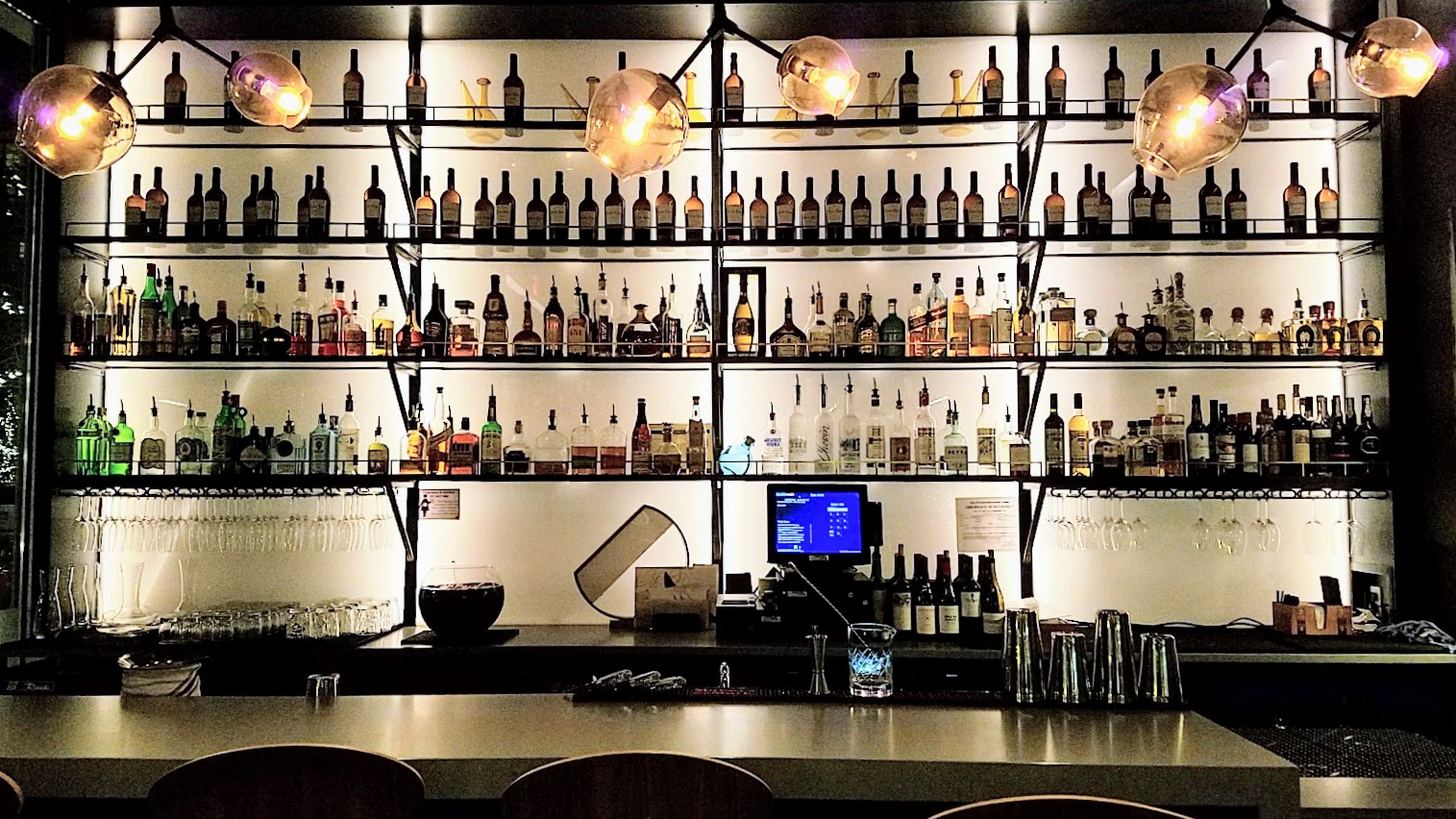 Can Font Portland, a restaurant in the Pearl District of Portland offering Catalan Cuisine- bar area where you will find Can Font Happy Hour