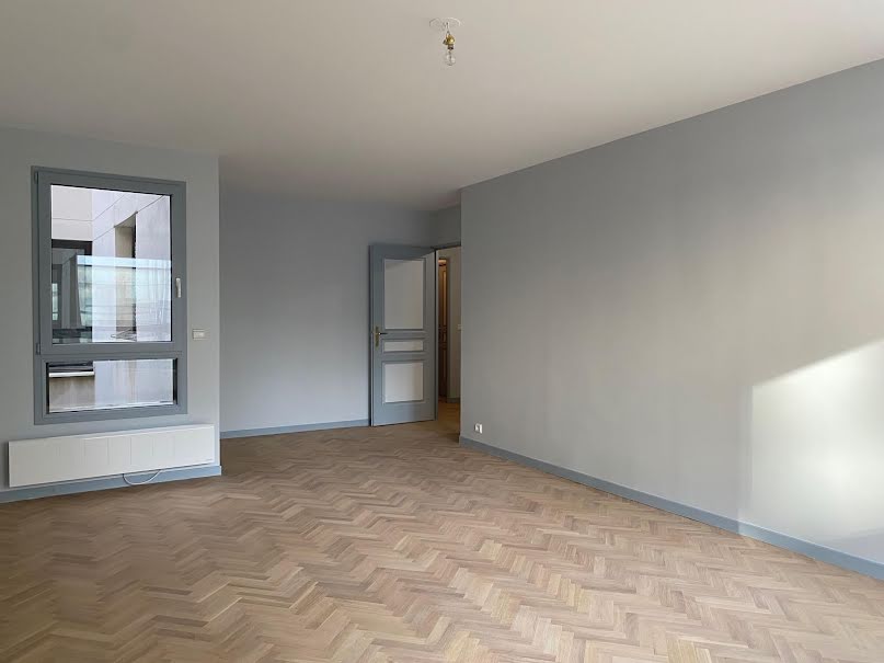 Location meublée appartement 5 pièces 92 m² à Paris 15ème (75015), 3 000 €