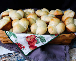 Grandma's Yeast Rolls