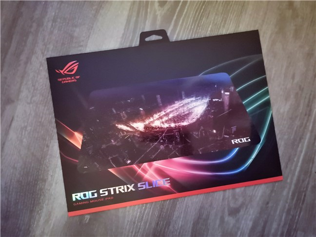 ASUS ROG Strix Slice: แพ็คเกจ