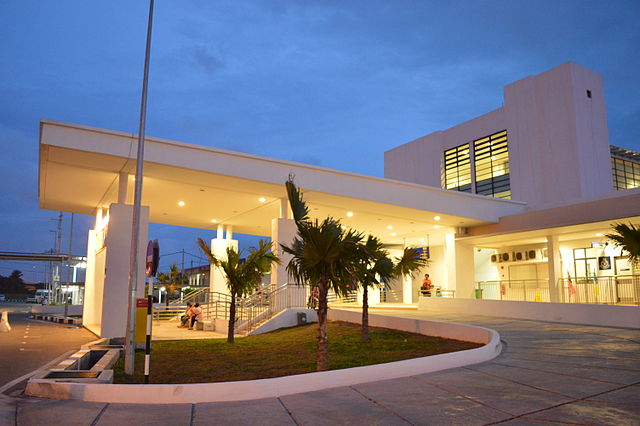 파일:external/upload.wikimedia.org/640px-Butterworth_Railway_Station_entrance.jpg