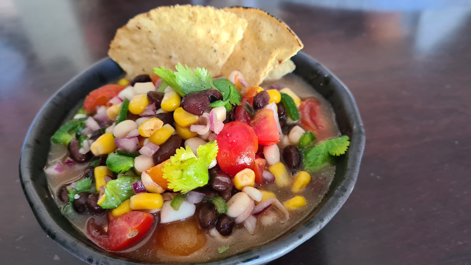 Ensalada de elote con frijoles | La Lola Dice