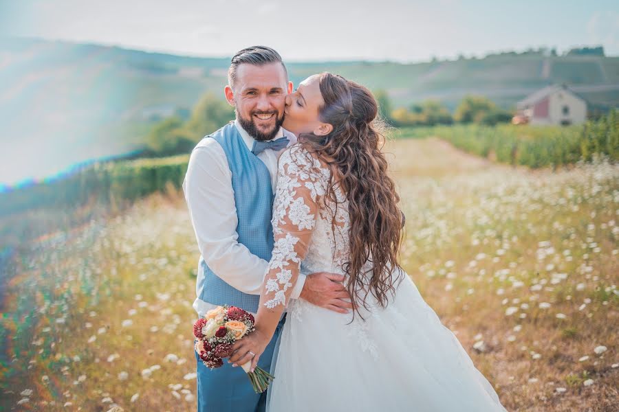 Fotografo di matrimoni Viktoria Popova (artvik). Foto del 3 marzo 2023