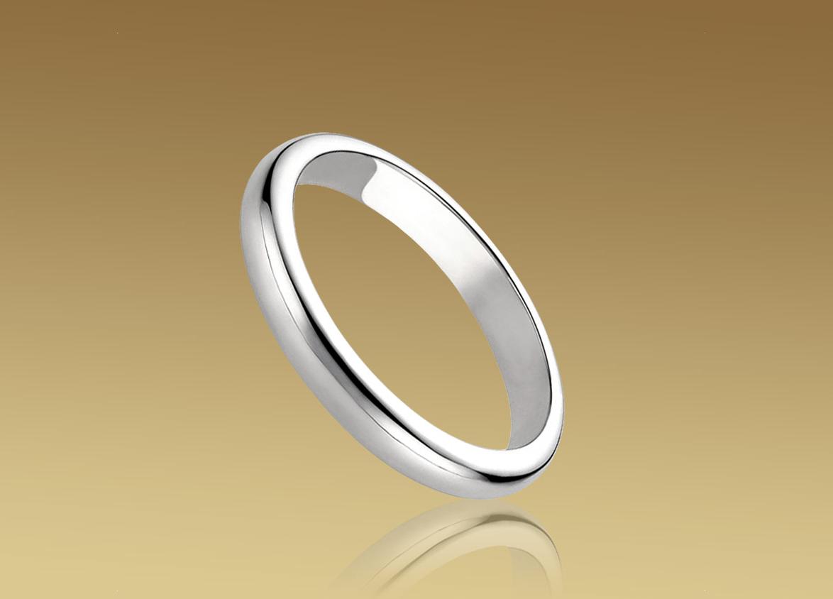 Wedding band in platinum.