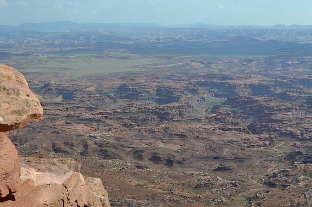 more canyons below