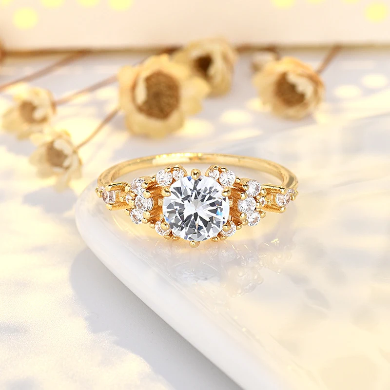 Anillo Chapado en Oro 925 para Mujer con Circonita, Elegancia y Brillo Duradero. Joyería Femenina Ideal.