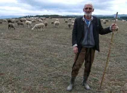 Albanischer Hirte mit weißem Filz-Hut, Kosovo