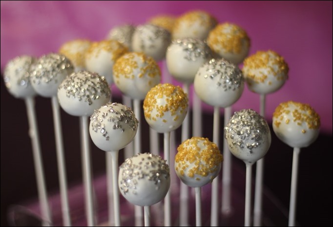 Silvester New Year Cake Pops Oreo Glitzer Gold Silber Weiß 14