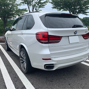 X5 xDrive 50i