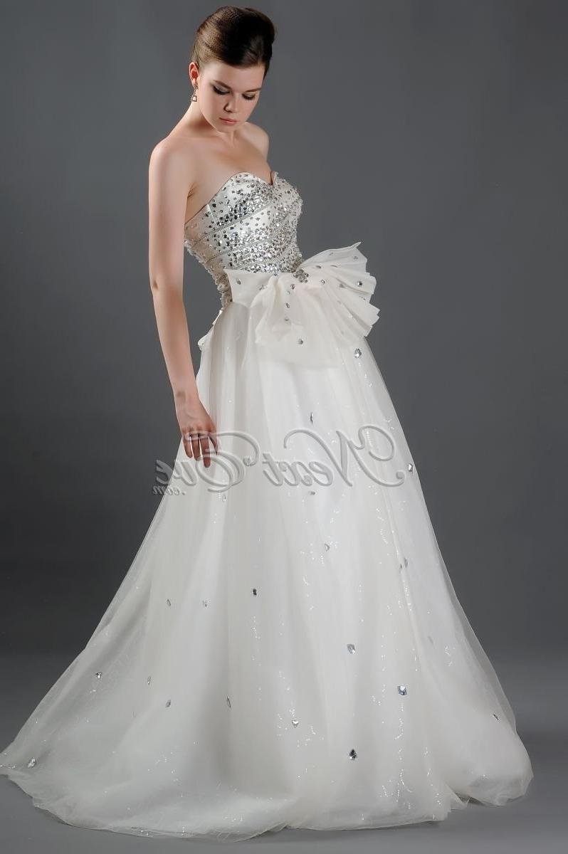 Ultra Glamorous Sweetheart Strapless Wedding Gown