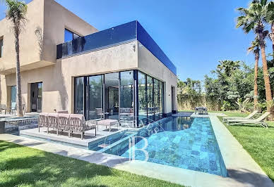 Villa with pool 9