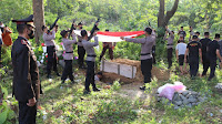Penghormatan Terakhir Almarhum Aiptu Anwar, SH, Polres Soppeng Gelar Upacara Pemakaman Dinas Kepolisian