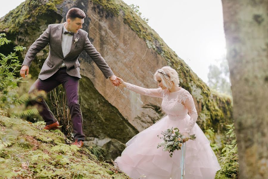 Fotógrafo de casamento Kseniya Shabanova (snajpersha). Foto de 31 de julho 2018