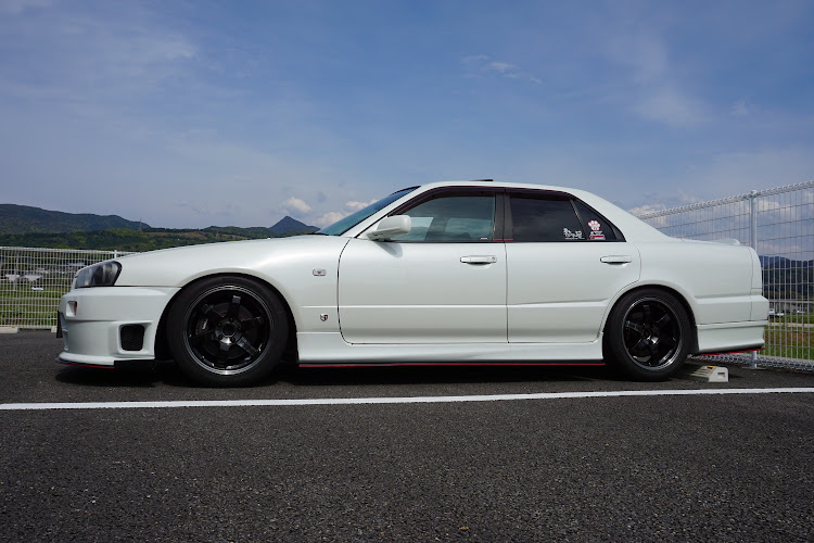 スカイラインのNISMO・TE37SL・立体駐車場🅿️もどき🤣・買い物ついでの撮影📸に関するカスタム事例の投稿画像6枚目