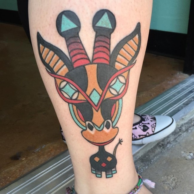 nica_girafa_perna_tatuagem