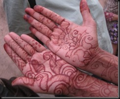 Henna hands