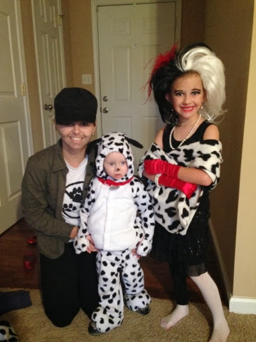 Boots, Bows, & the 5-OH: Halloween - 101 Dalmatian Style