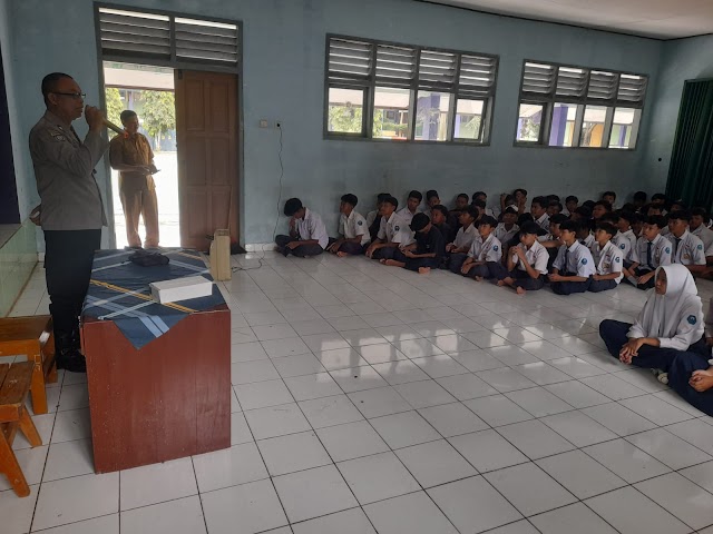 Polsek Rancah Polres Ciamis Datang ke Sekolah Binluh ke Siswa Stop Bulying di SPMN 2 Sukasari