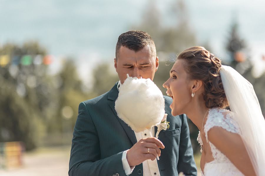 Wedding photographer Yaroslav Tourchukov (taura). Photo of 6 February 2015