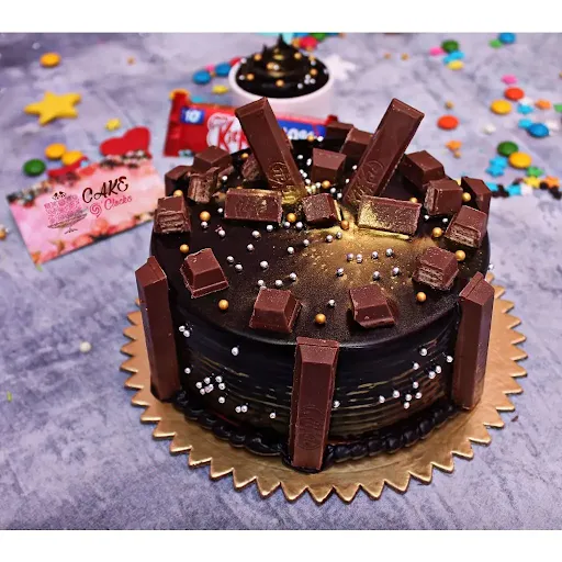 KitKat Cake [500 Grams]