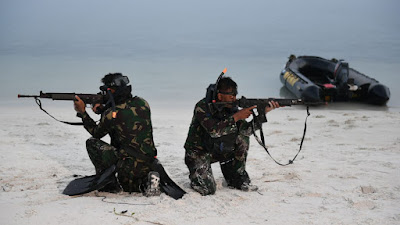 Marinir TNI AL Hancurkan Instalasi Radar Musuh Di Pantai Tanjung Kelayang Babel