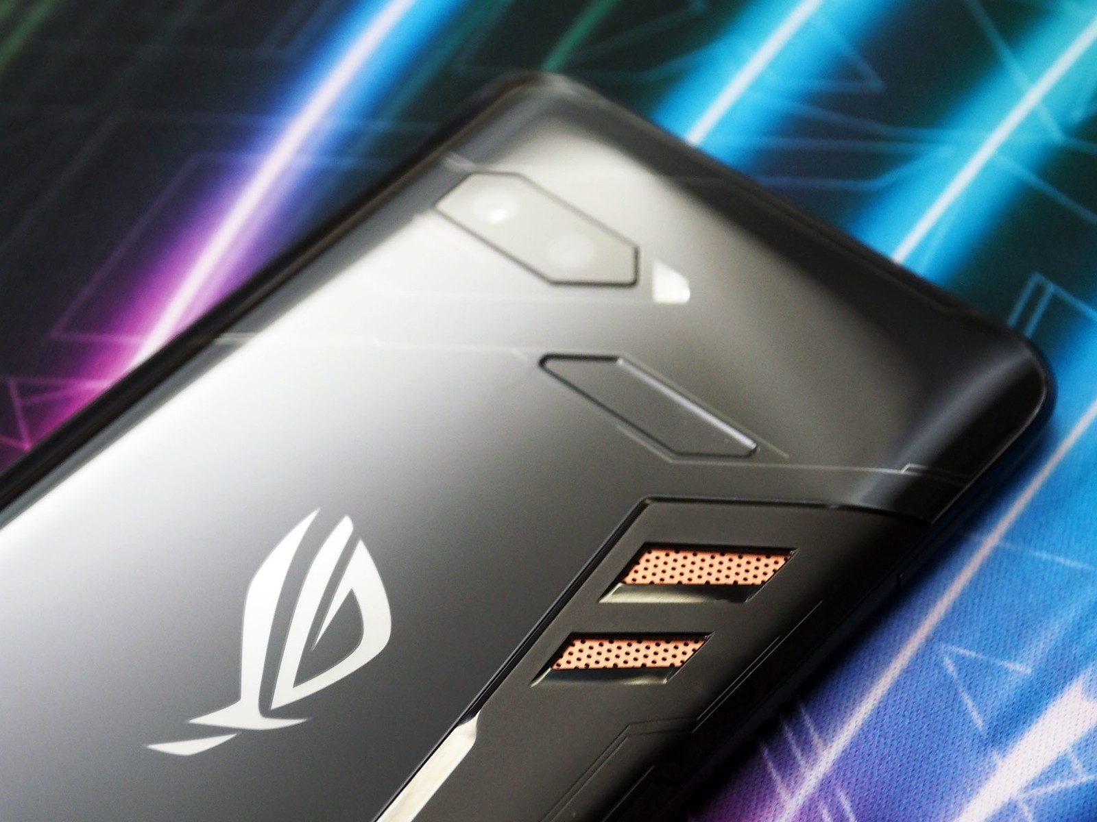 جوال ROG Phone يعلن رسميًا في معرض Computex لهذا العام