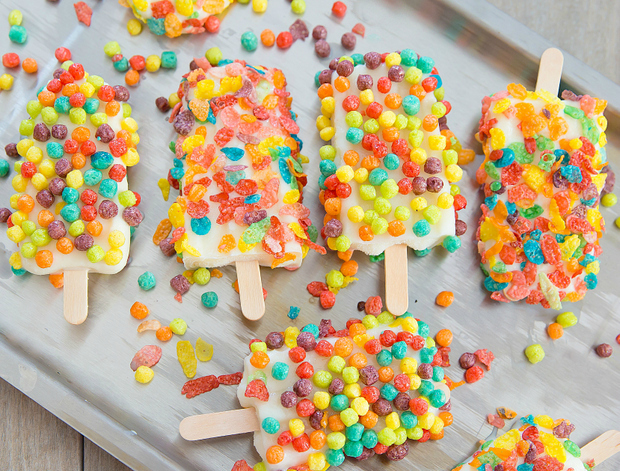 overhead photo of Cereal Milk Ice Pops