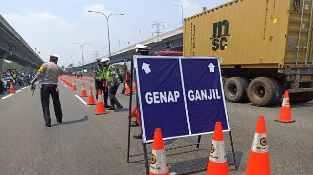 Mobil yang Dikeluarkan dari Tol karena Ganjil Genap di Karawang, Akan Diarahkan ke Lingkar Luar